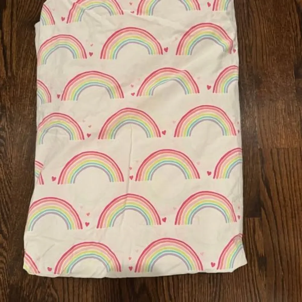 Pottery Barn Kids organic cotton twin duvet cover- rainbows and hearts